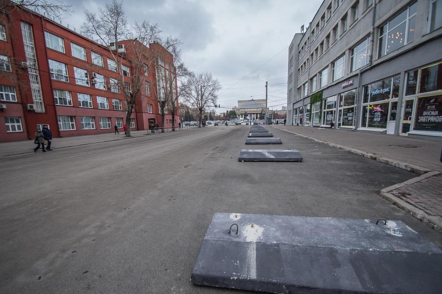Фото В Новосибирске перекрыли улицу Ленина: 10 фото опустевших дорог 2