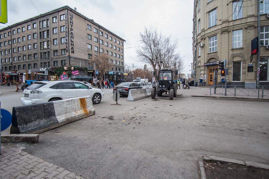 Фото В Новосибирске перекрыли улицу Ленина: 10 фото опустевших дорог 7