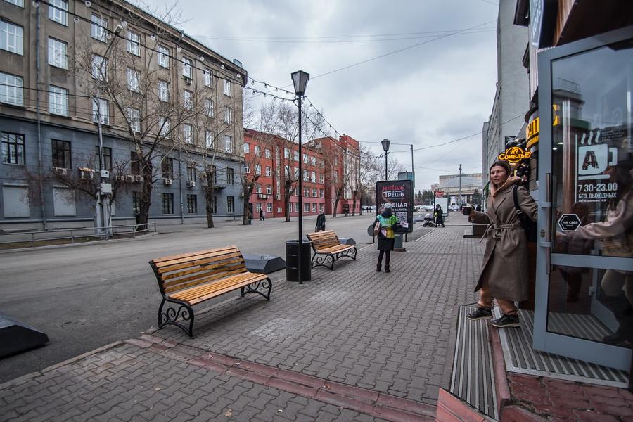 Фото В Новосибирске перекрыли улицу Ленина: 10 фото опустевших дорог 11