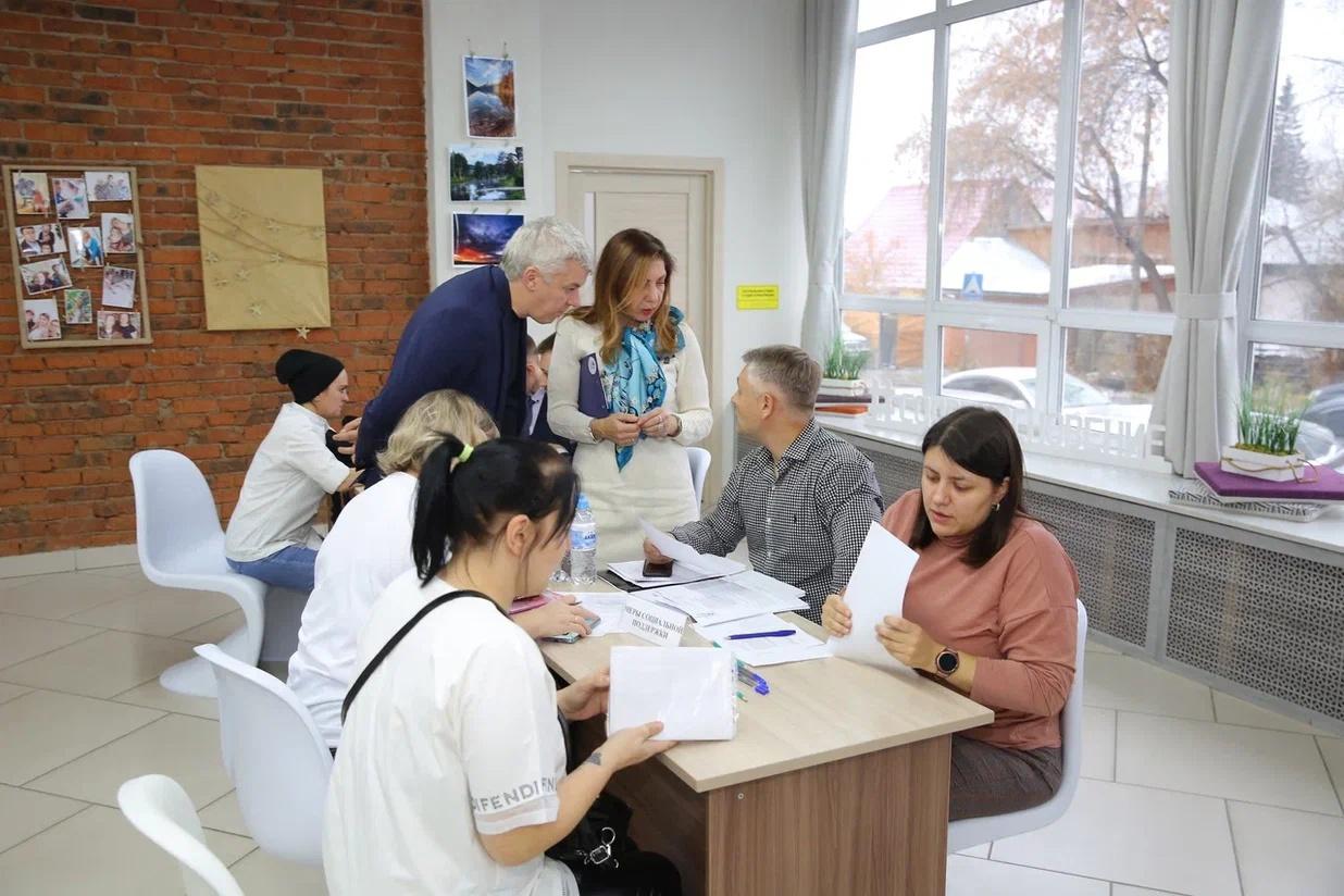Фото В Новосибирске провели консультации с семьями мобилизованных по вопросам оказания соцподдержки 5