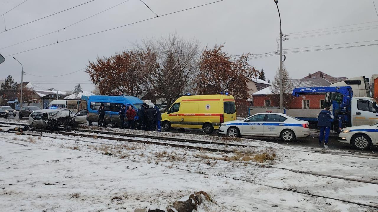 Фото «В машине были пьяные»: появились подробности ДТП с двумя трупами в Новосибирске 2