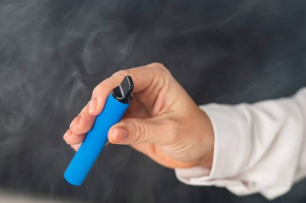 Фото Зависимость сильнее табачной: наркологи рассказали правду про электронные сигареты 3