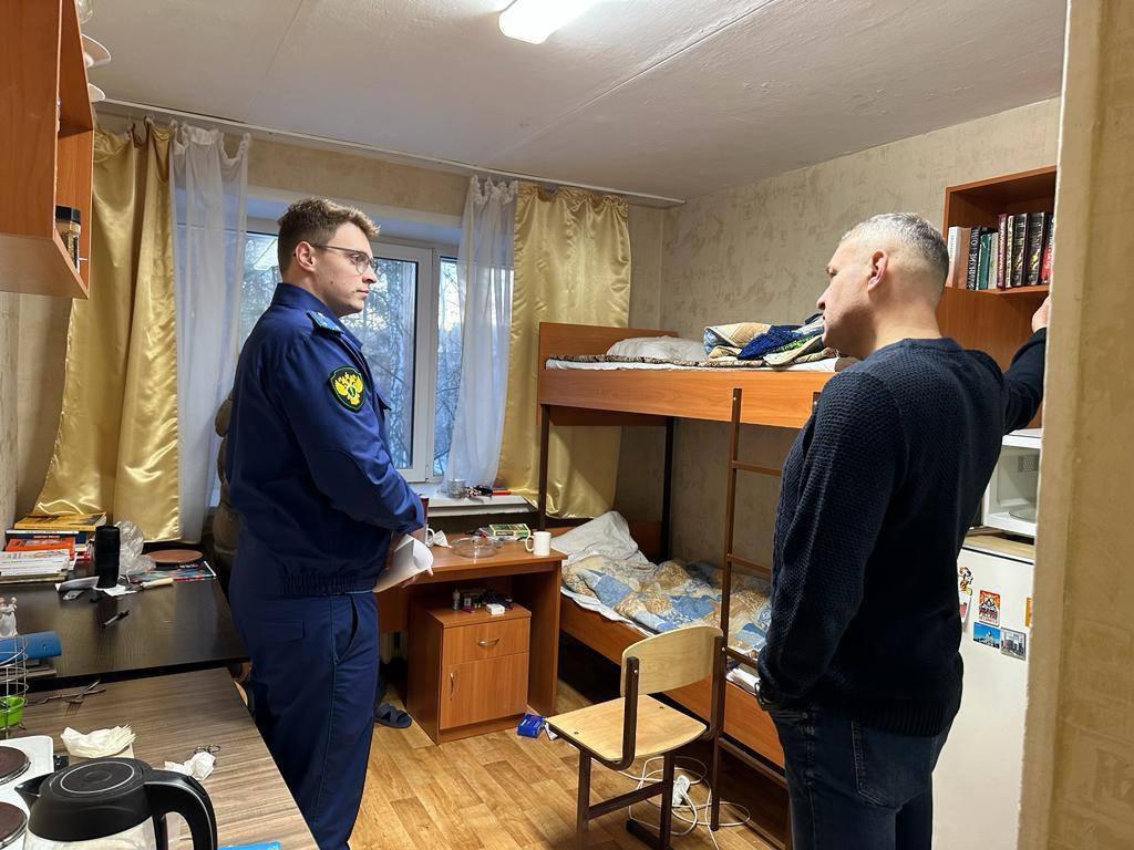 Фото В Новосибирске прокуроры заставили ректора НГУ обогреть общежития для студентов 2