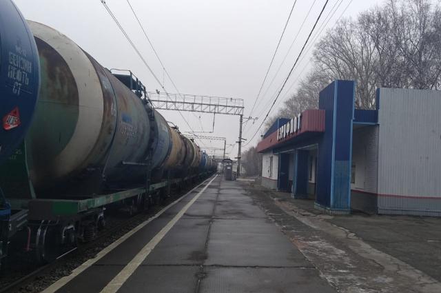 Фото Под Новосибирском на месте гибели 14-летней девочки под поездом установили забор 2