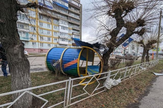 Фото Сибирский армагеддон. Сильнейший ураган прошёлся по Новосибирску, Кузбассу и Барнаулу — погибли трое 2