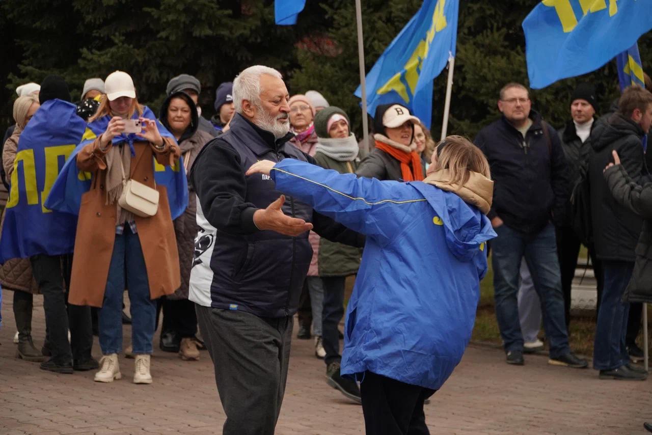 Фото В Новосибирске прошел митинг-концерт, посвященный Дню народного единства. Фоторепортаж 16