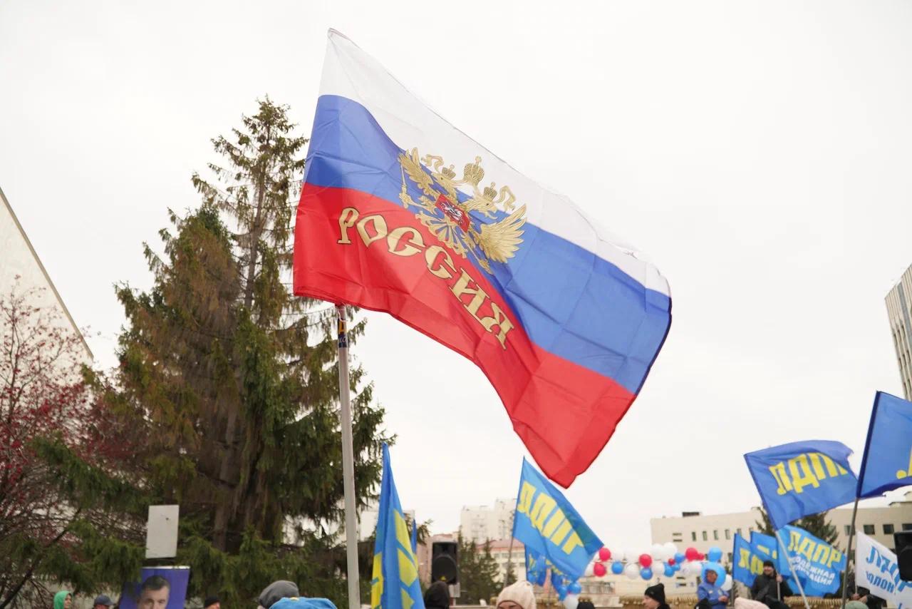 Фото В Новосибирске прошел митинг-концерт, посвященный Дню народного единства. Фоторепортаж 7