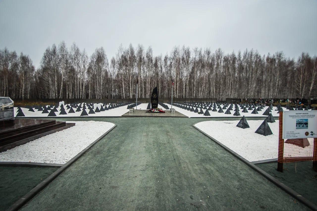 Фото В Новосибирске опубликованы фотографии сотен мраморных памятников ЧВК «Вагнер» 10