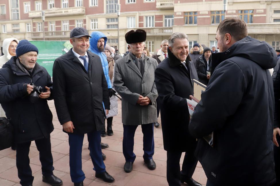 Фото Спикер новосибирского Заксобрания Андрей Шимкив поздравил аграриев региона с профессиональным праздником 2