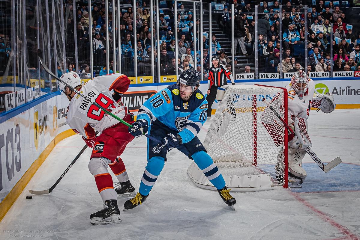 Фото Хоккейная «Сибирь» уступила «Автомобилисту» в домашнем матче. Фоторепортаж 10