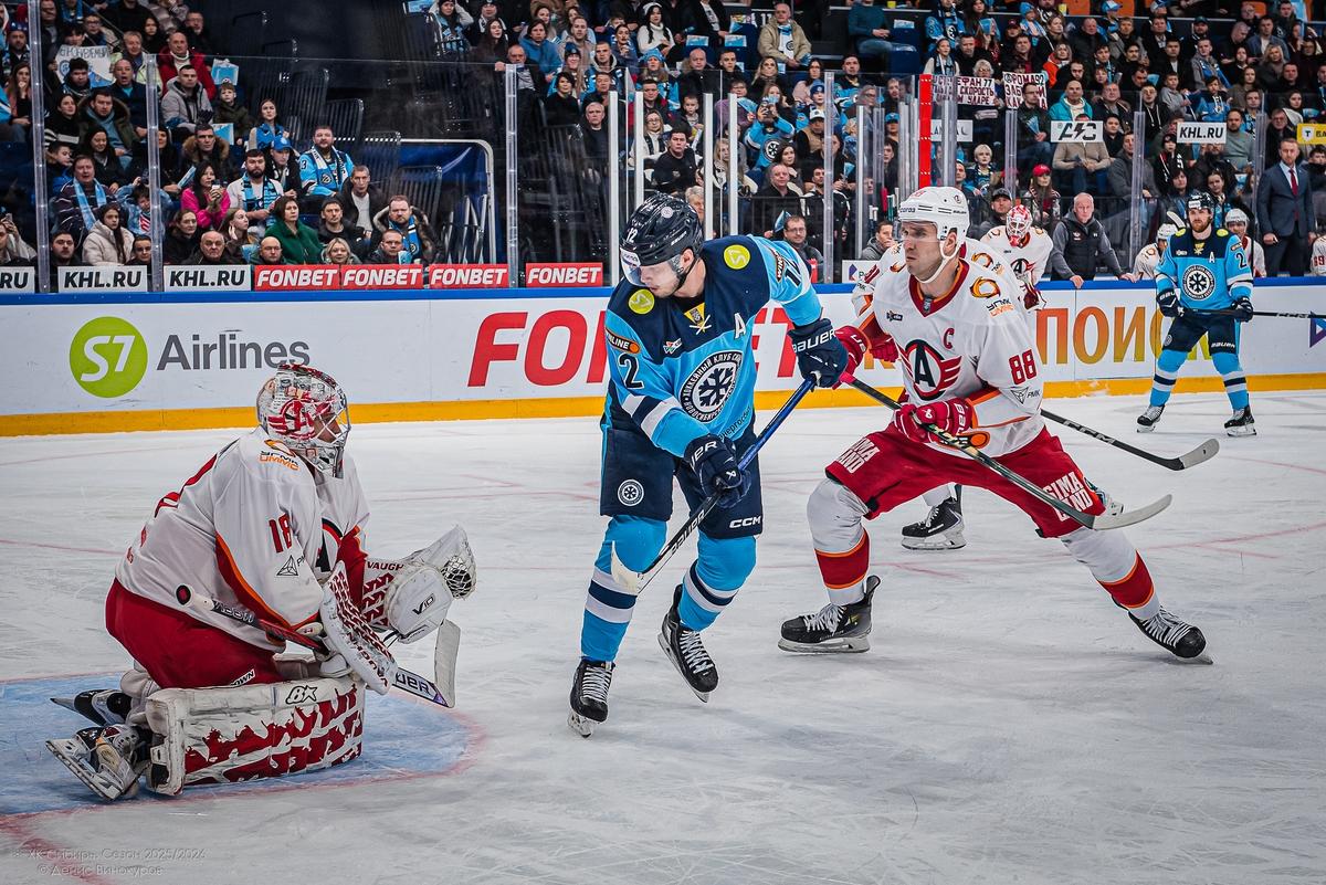 Фото Хоккейная «Сибирь» уступила «Автомобилисту» в домашнем матче. Фоторепортаж 11