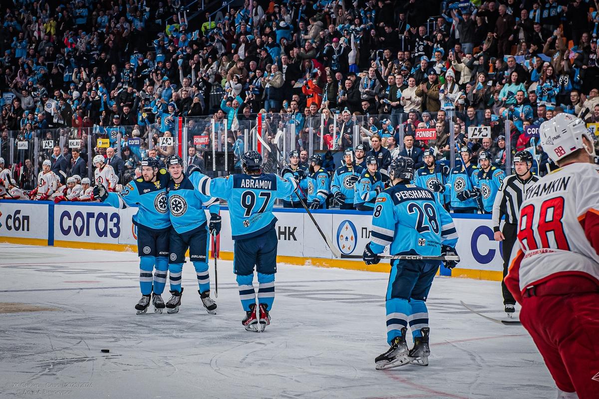 Фото Хоккейная «Сибирь» уступила «Автомобилисту» в домашнем матче. Фоторепортаж 18