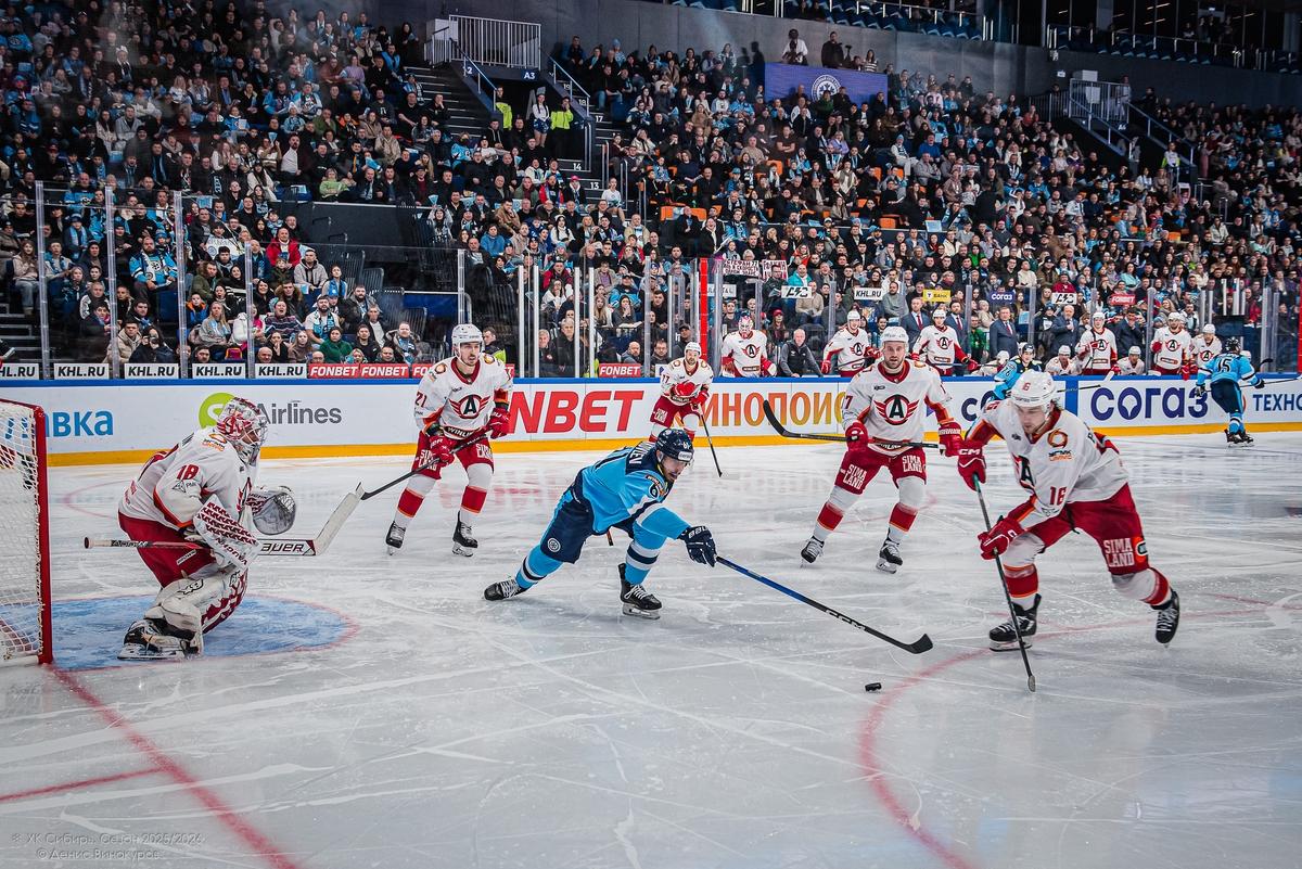 Фото Хоккейная «Сибирь» уступила «Автомобилисту» в домашнем матче. Фоторепортаж 24
