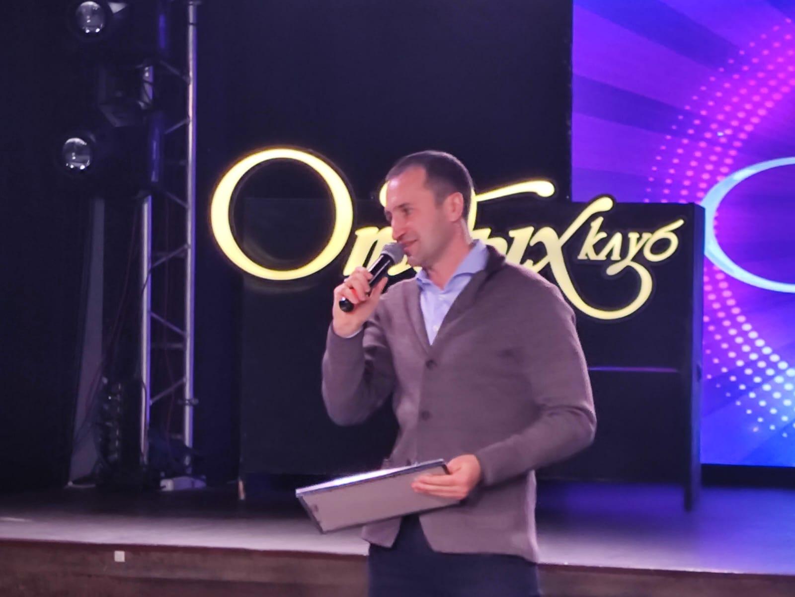 Фото В Новосибирске отпраздновали 90-летие школы №55 2 - Сиб.ФМ Фото В Новосибирске отпраздновали 90-летие школы №55 2