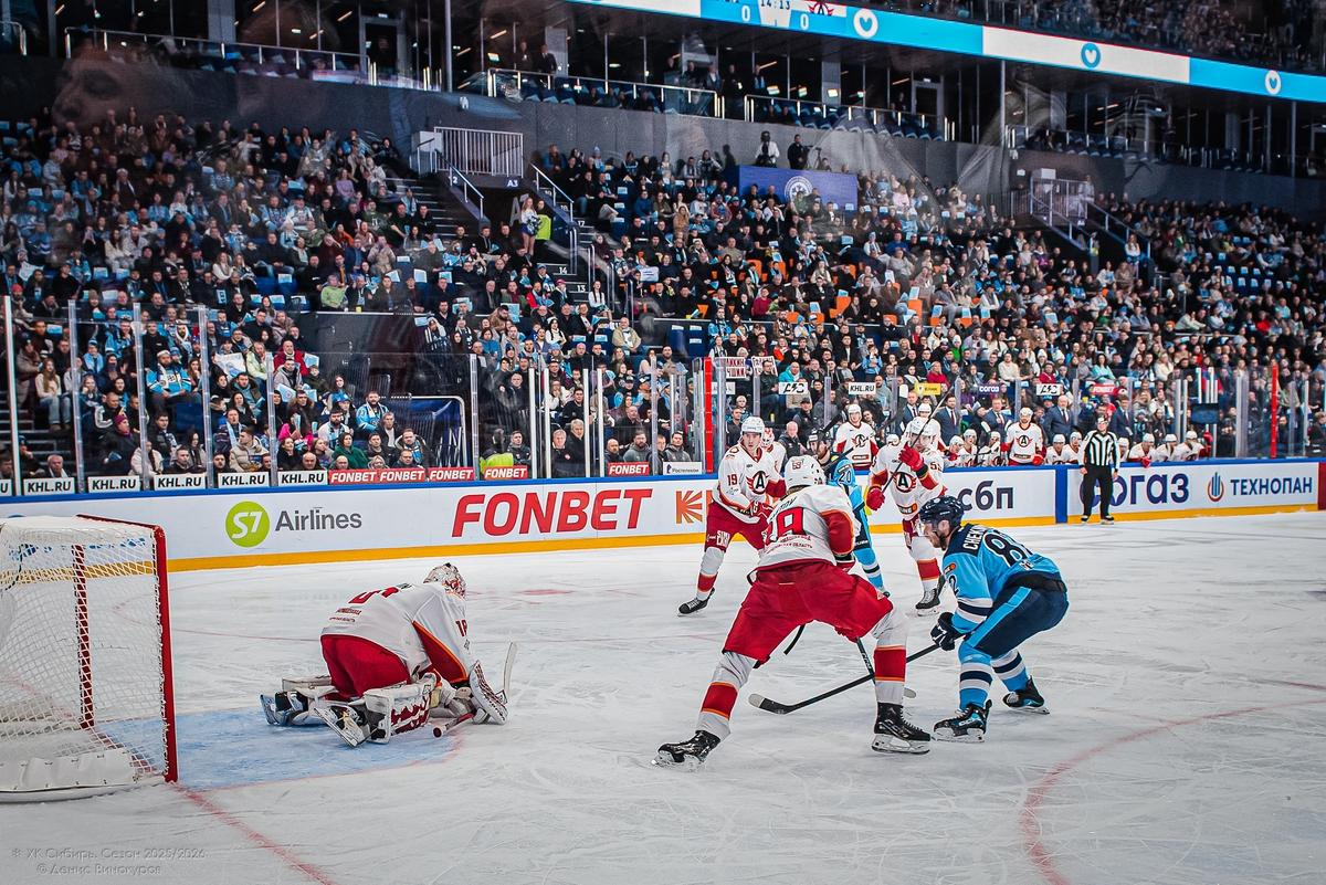 Фото Хоккейная «Сибирь» уступила «Автомобилисту» в домашнем матче. Фоторепортаж 7