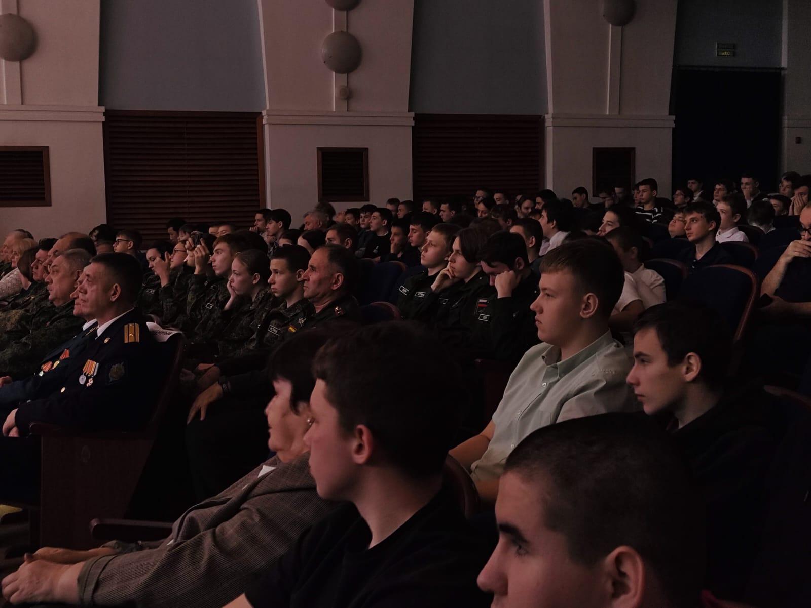 Фото В Новосибирске депутат посетил концерт в честь Дня призывника 4 - Сиб.ФМ Фото В Новосибирске депутат посетил концерт в честь Дня призывника 4