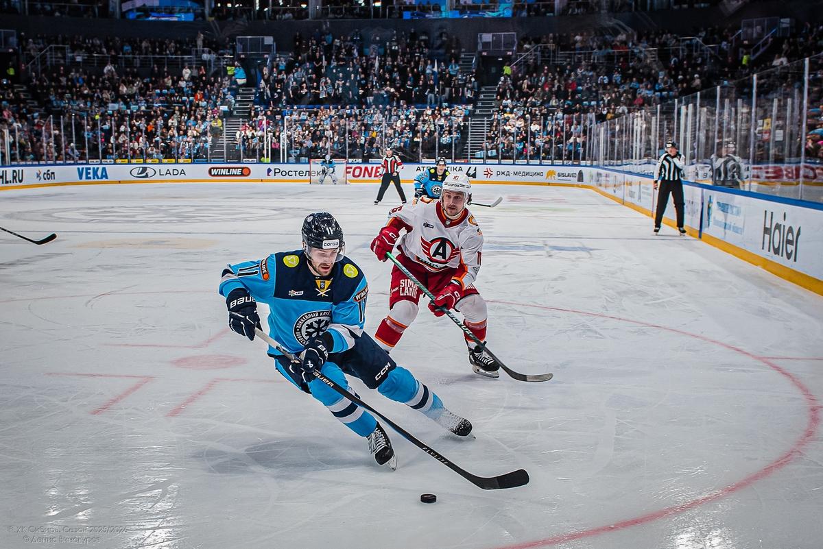 Фото Хоккейная «Сибирь» уступила «Автомобилисту» в домашнем матче. Фоторепортаж 8