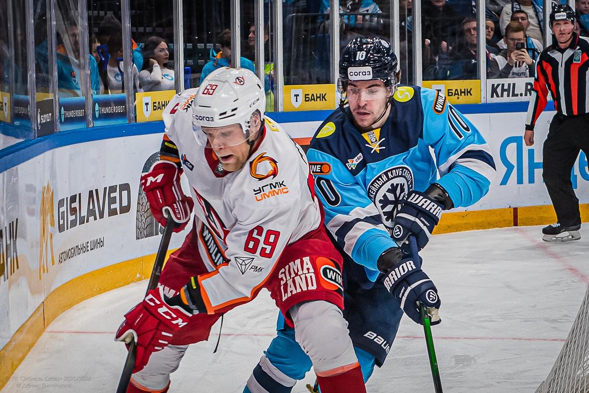 Фото Хоккейная «Сибирь» уступила «Автомобилисту» в домашнем матче. Фоторепортаж 9