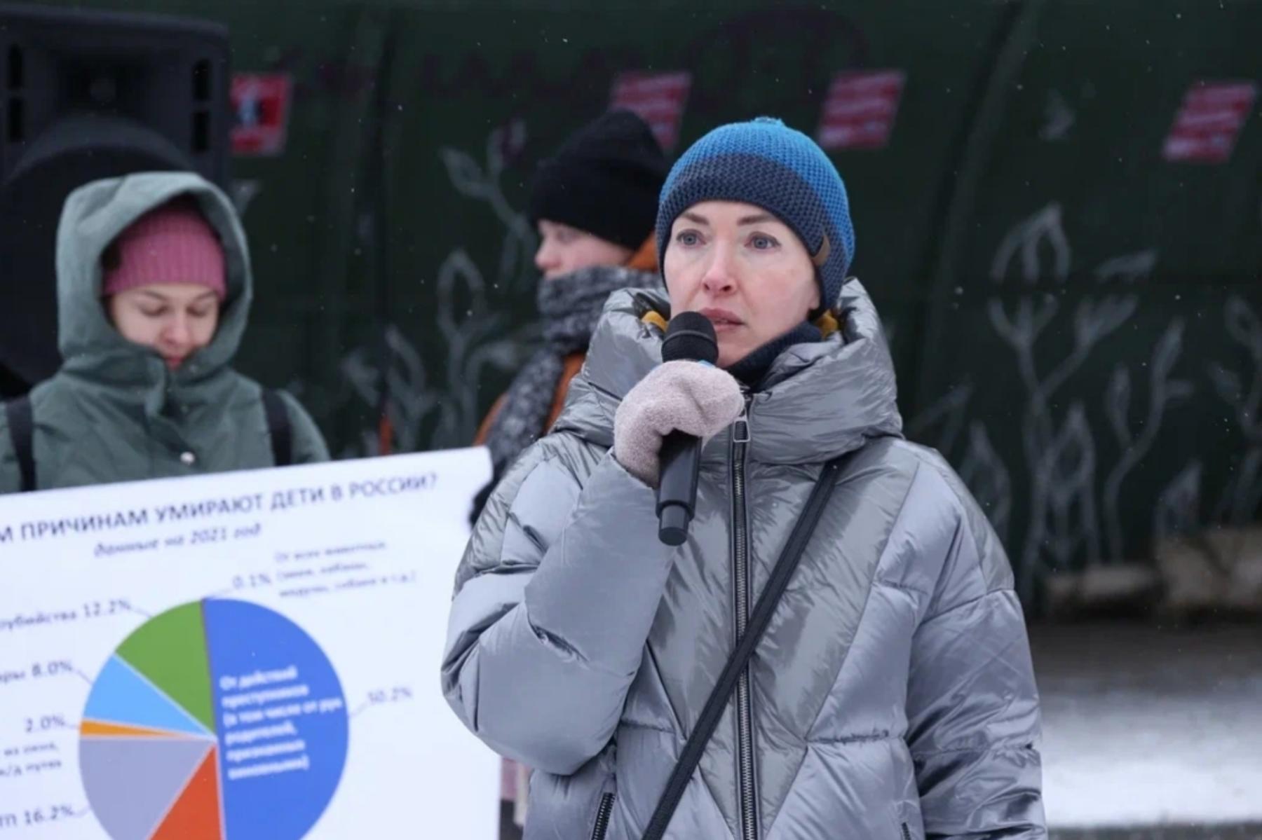 Фото Трëхлапая дворняга пришла на митинг против умерщвления бездомных собак в Новосибирске 10