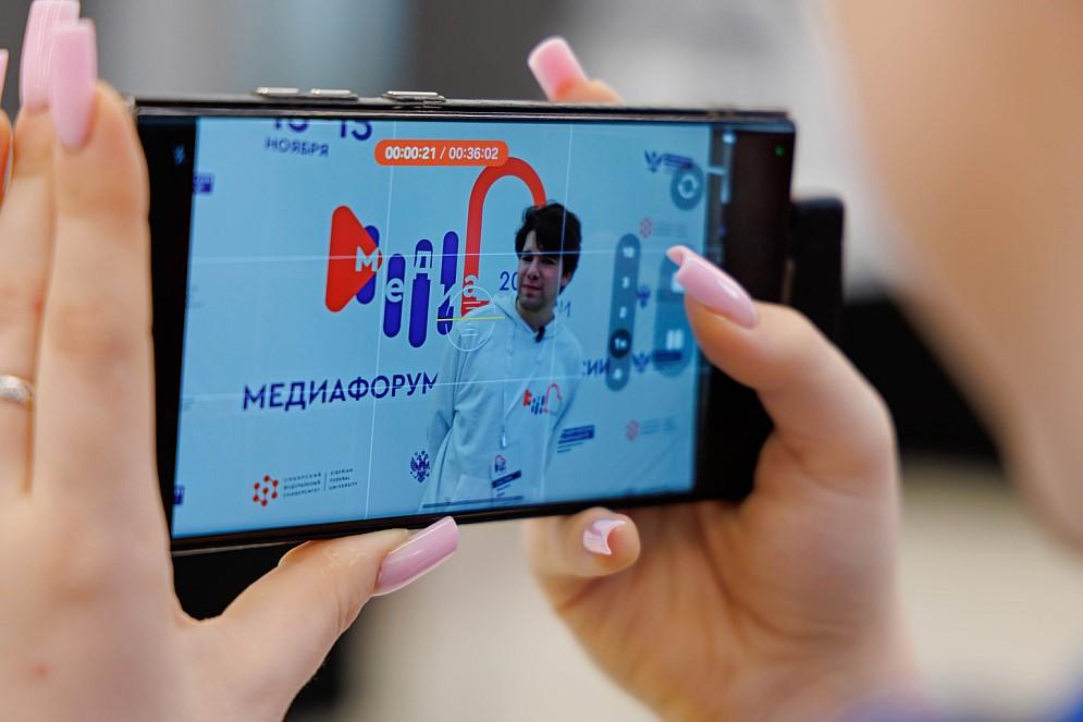 Фото Студенты СГУГиТ на медиафоруме «Сердце России» 2 - Сиб.ФМ Фото Студенты СГУГиТ на медиафоруме «Сердце России» 2