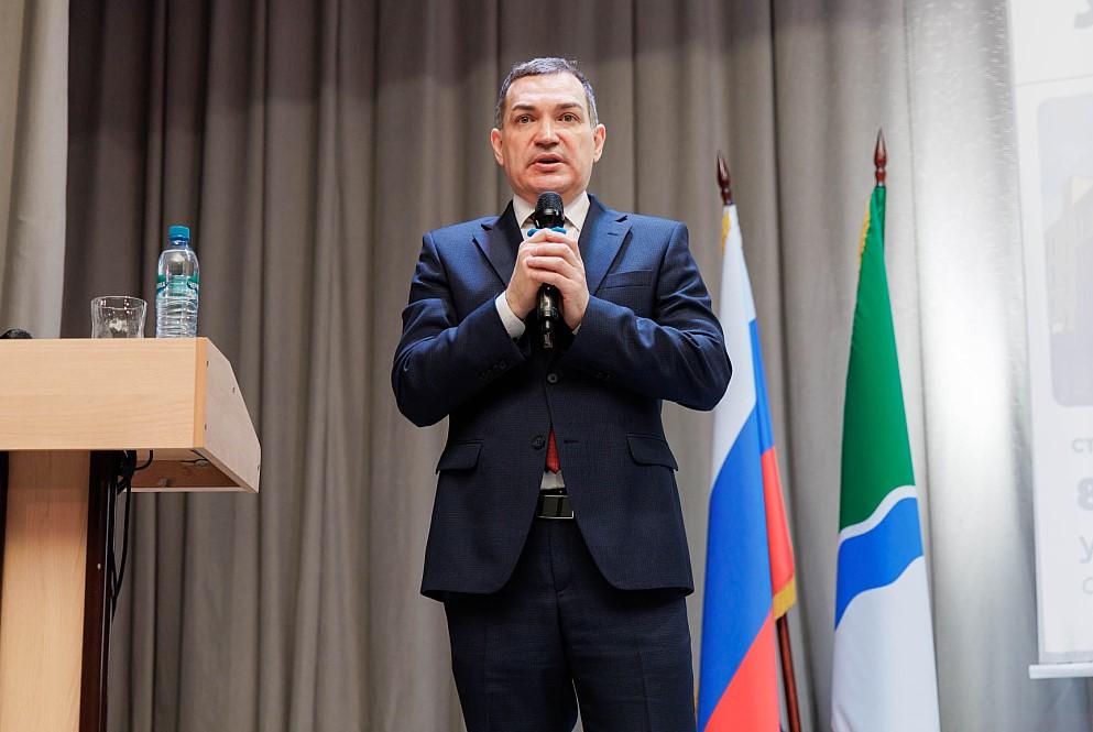 Фото Встреча мэра Новосибирска Максима Кудрявцева с общественностью Ленинского района прошла в СГУГиТ 3