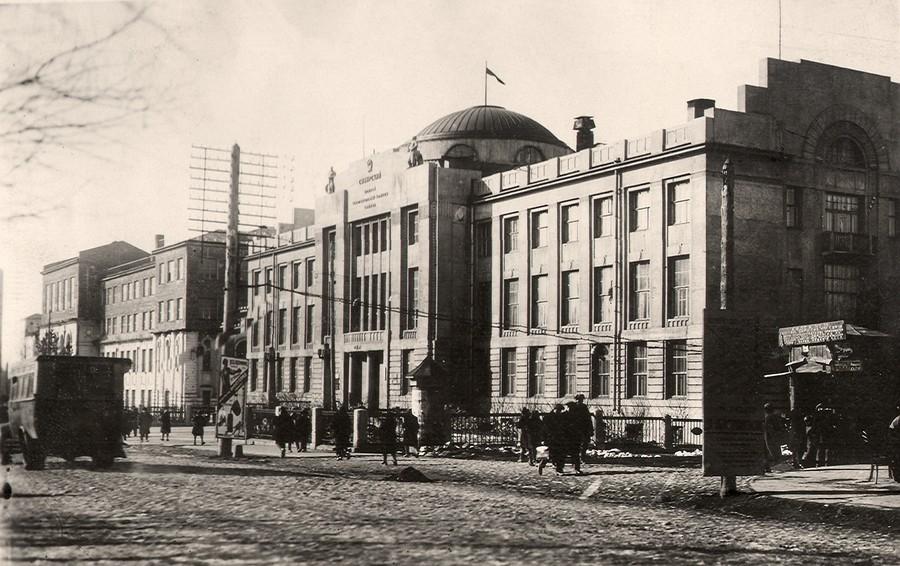 Фото Сотни трупов на земле. В Новосибирске опубликованы страшные кадры в годы революции 1917 года 5 - Сиб.ФМ Фото Сотни трупов на земле. В Новосибирске опубликованы страшные кадры в годы революции 1917 года 5