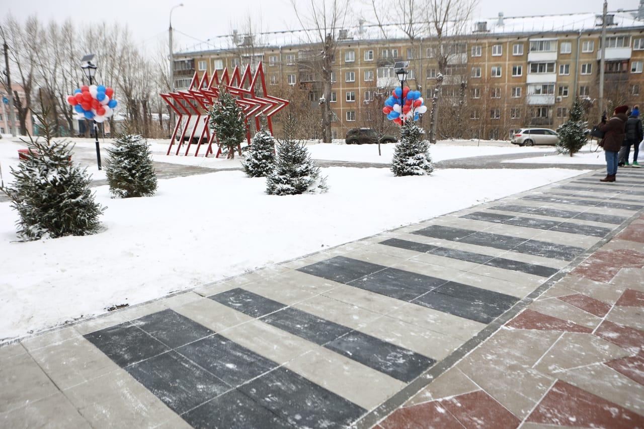 Фото В новом сквере на Лазарева оборудовали площадку для выступлений воспитанников музыкальной школы 5 - Сиб.ФМ Фото В новом сквере на Лазарева оборудовали площадку для выступлений воспитанников музыкальной школы 5