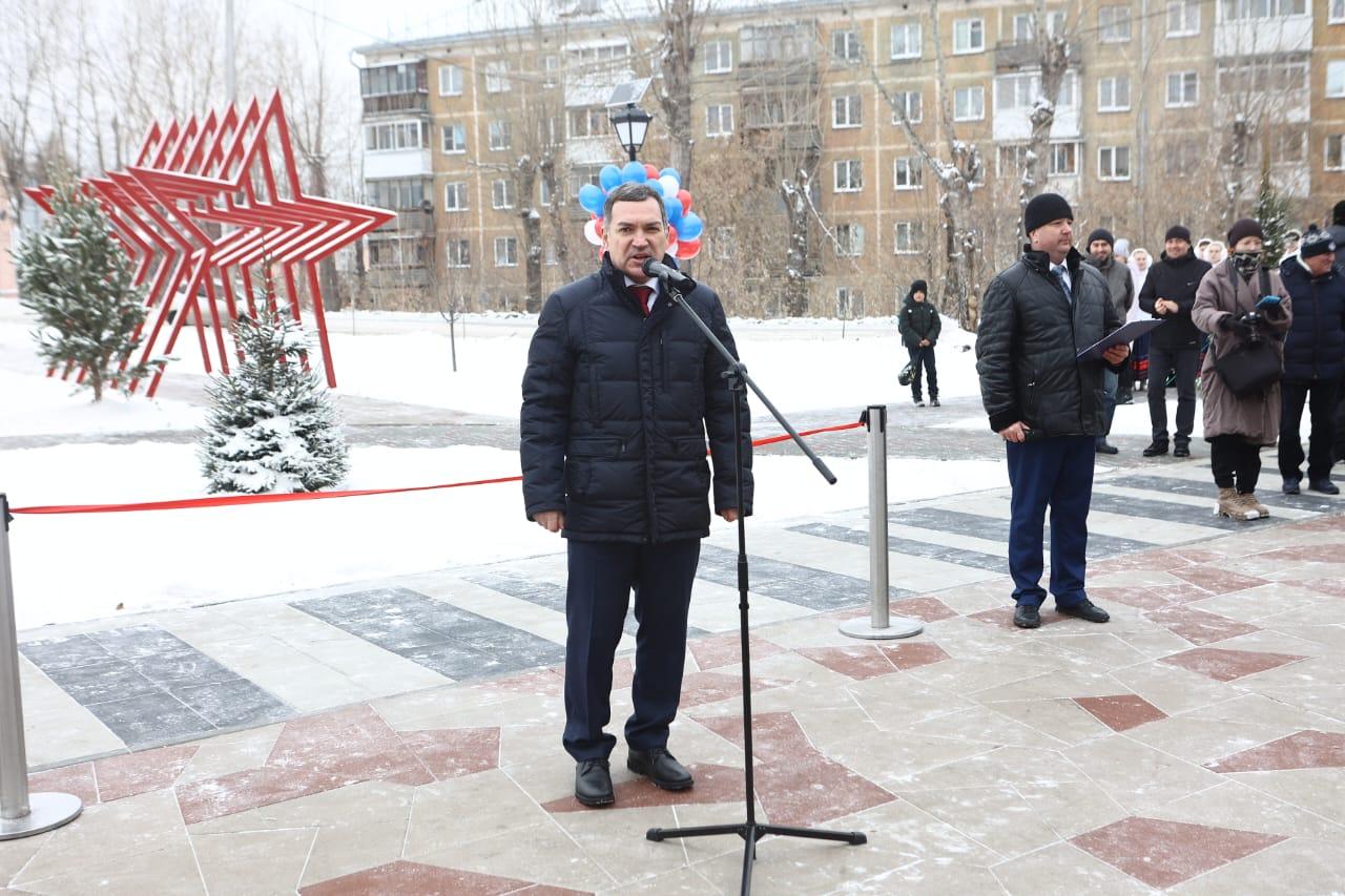 Фото В новом сквере на Лазарева оборудовали площадку для выступлений воспитанников музыкальной школы 3 - Сиб.ФМ Фото В новом сквере на Лазарева оборудовали площадку для выступлений воспитанников музыкальной школы 3
