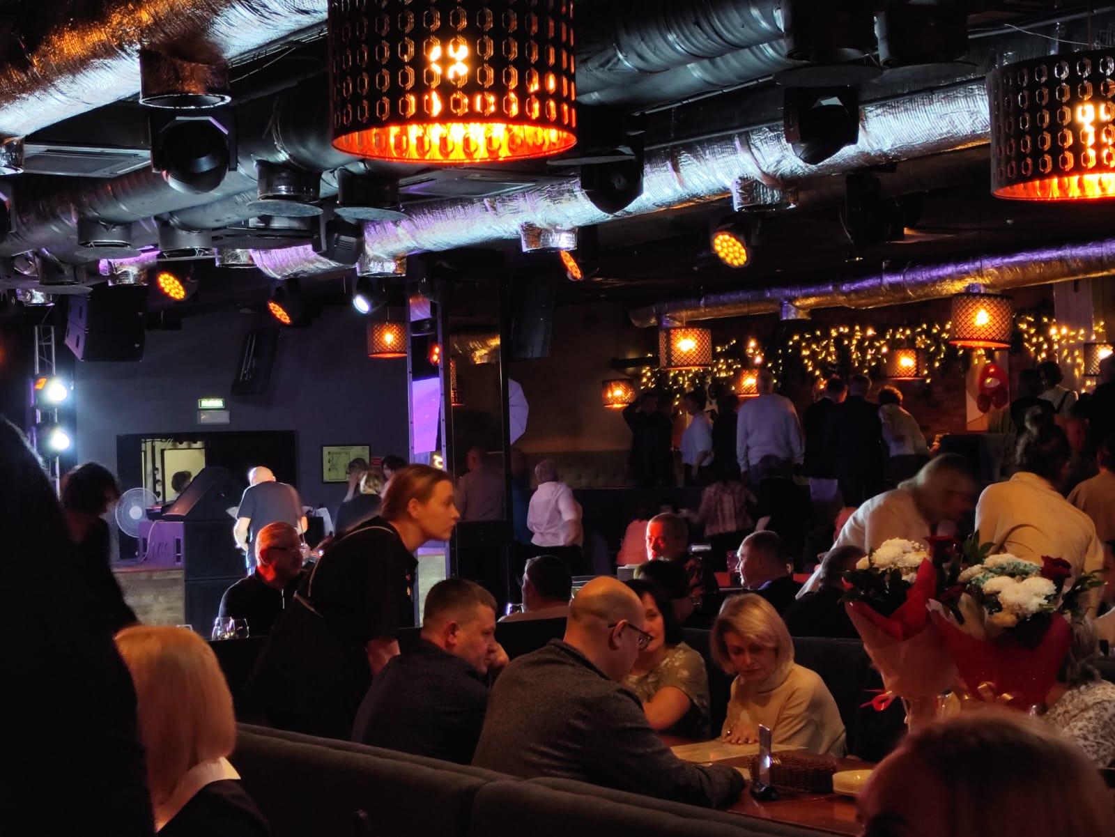 Фото В Новосибирске отпраздновали 90-летие школы №55 4 - Сиб.ФМ Фото В Новосибирске отпраздновали 90-летие школы №55 4