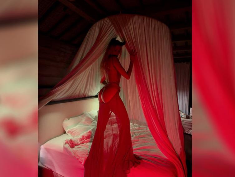 Фото Звезда Playboy из Новосибирска показала ягодицы в платье с разрезом 2 - Сиб.ФМ Фото Звезда Playboy из Новосибирска показала ягодицы в платье с разрезом 2