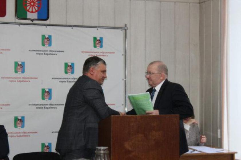 Фото ДТП с ребенком, пропавшая семья и незаконные премии: главное в Новосибирске за 13 ноября 2