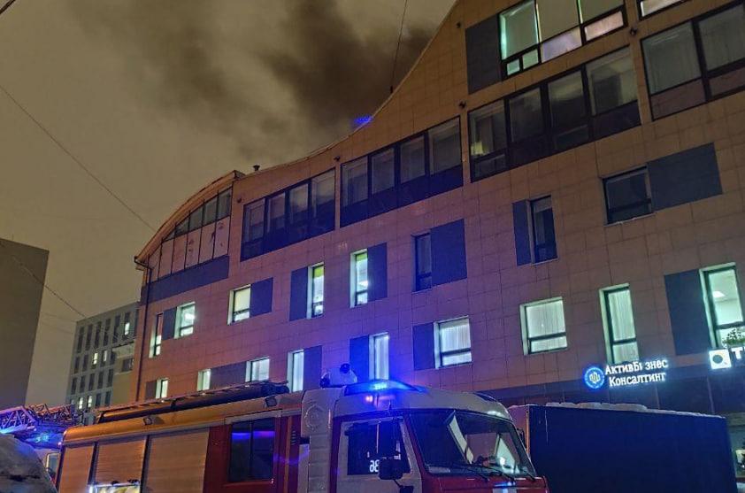 Фото Стрельба в «Небаре» и пожар в офисе мусорного оператора: главное в Новосибирске за 26 ноября 2