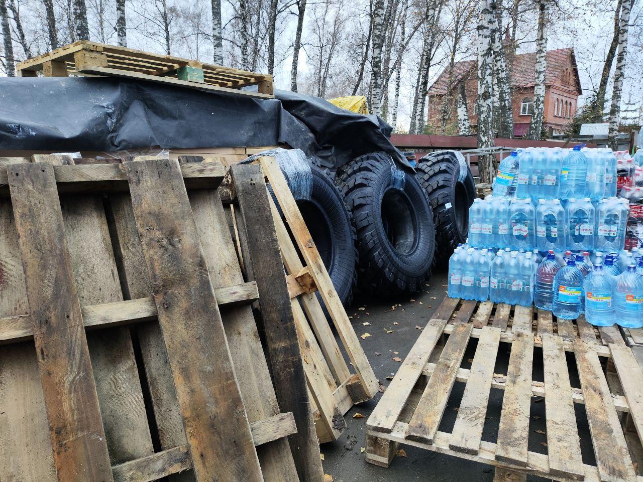 Фото Новосибирские волонтеры отправили фуры с гуманитарной помощью на СВО 3 - Сиб.ФМ Фото Новосибирские волонтеры отправили фуры с гуманитарной помощью на СВО 3