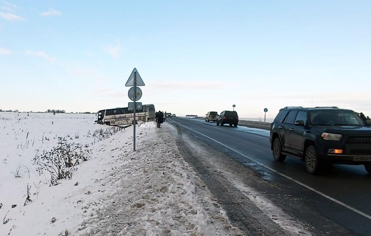 Фото В Новосибирске опубликованы фото с места ДТП, в котором пострадали шестеро взрослых и младенец 2 - Сиб.ФМ Фото В Новосибирске опубликованы фото с места ДТП, в котором пострадали шестеро взрослых и младенец 2