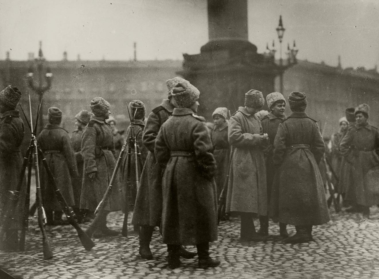 Фото В Новосибирске опубликованы архивные кадры Октябрьской революции 1917 года 4 - Сиб.ФМ Фото В Новосибирске опубликованы архивные кадры Октябрьской революции 1917 года 4