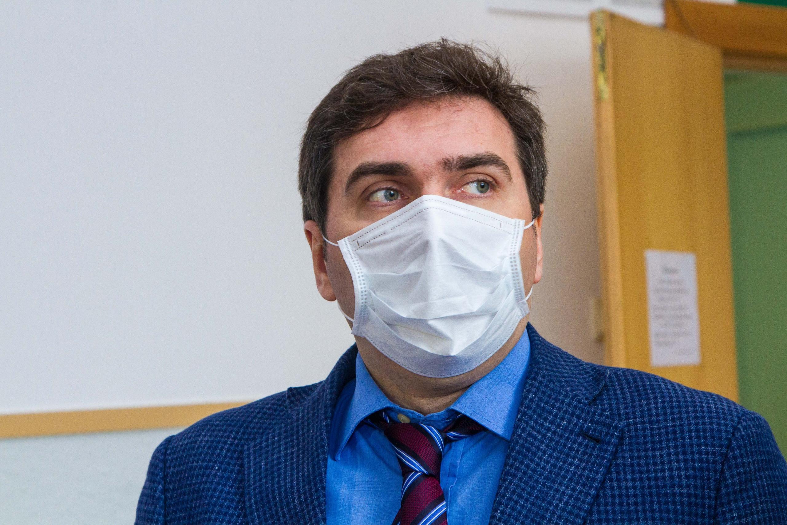 Сайт министерства здравоохранения новосибирской. Хальзов министр здравоохранения. Хальзов министр здравоохранения Новосибирской.