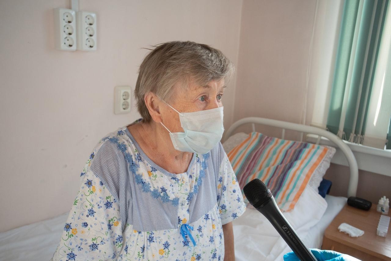 Фото «На реанимацию такой нагрузки не было никогда»: что происходит в красной зоне ковидного госпиталя Новосибирска 6