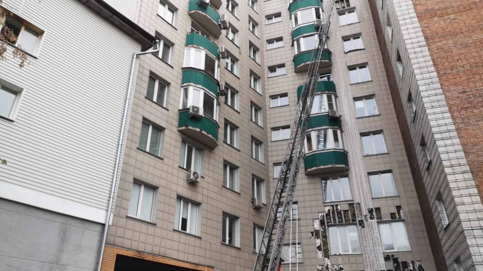 Фото В Новосибирске эвакуировали жильцов 11-этажного дома на Советской — фото с места пожара 11