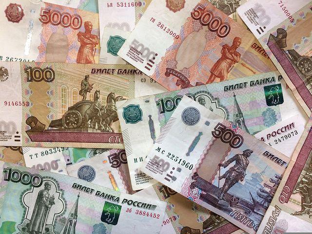 Фото Токсичная валюта: эксперты рассказали, что будет с долларом и евро в октябре 2022 года 2