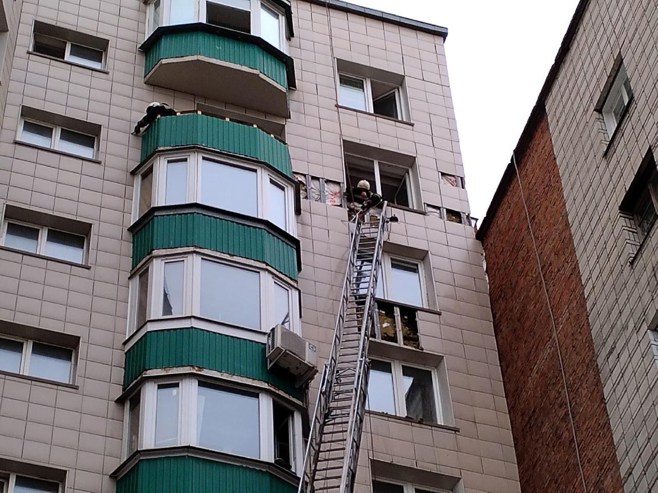 Фото В Новосибирске эвакуировали жильцов 11-этажного дома на Советской — фото с места пожара 8