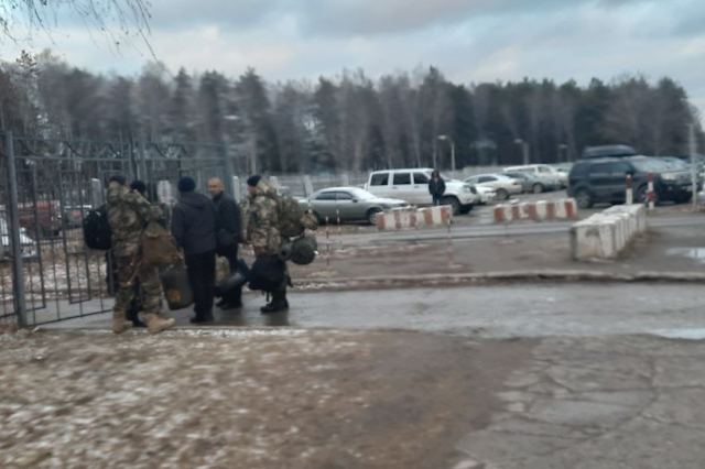 Фото В Новосибирске мобилизованные рассказали о свиданиях с родственниками в НВВКУ 2