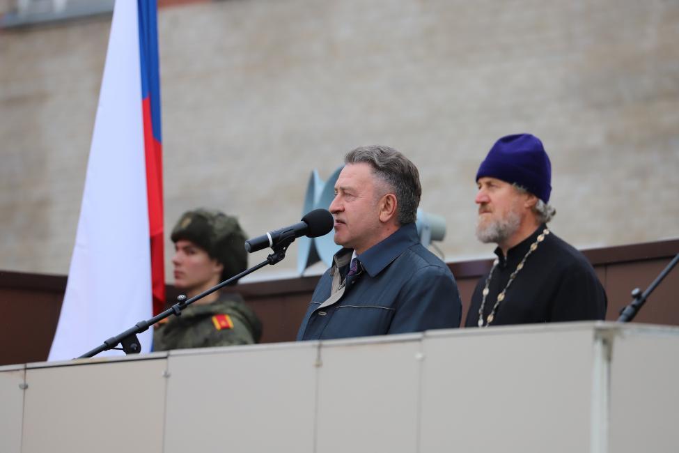 Фото Спикер парламента Новосибирской области Андрей Шимкив принял участие в торжественном митинге для мобилизованных 2