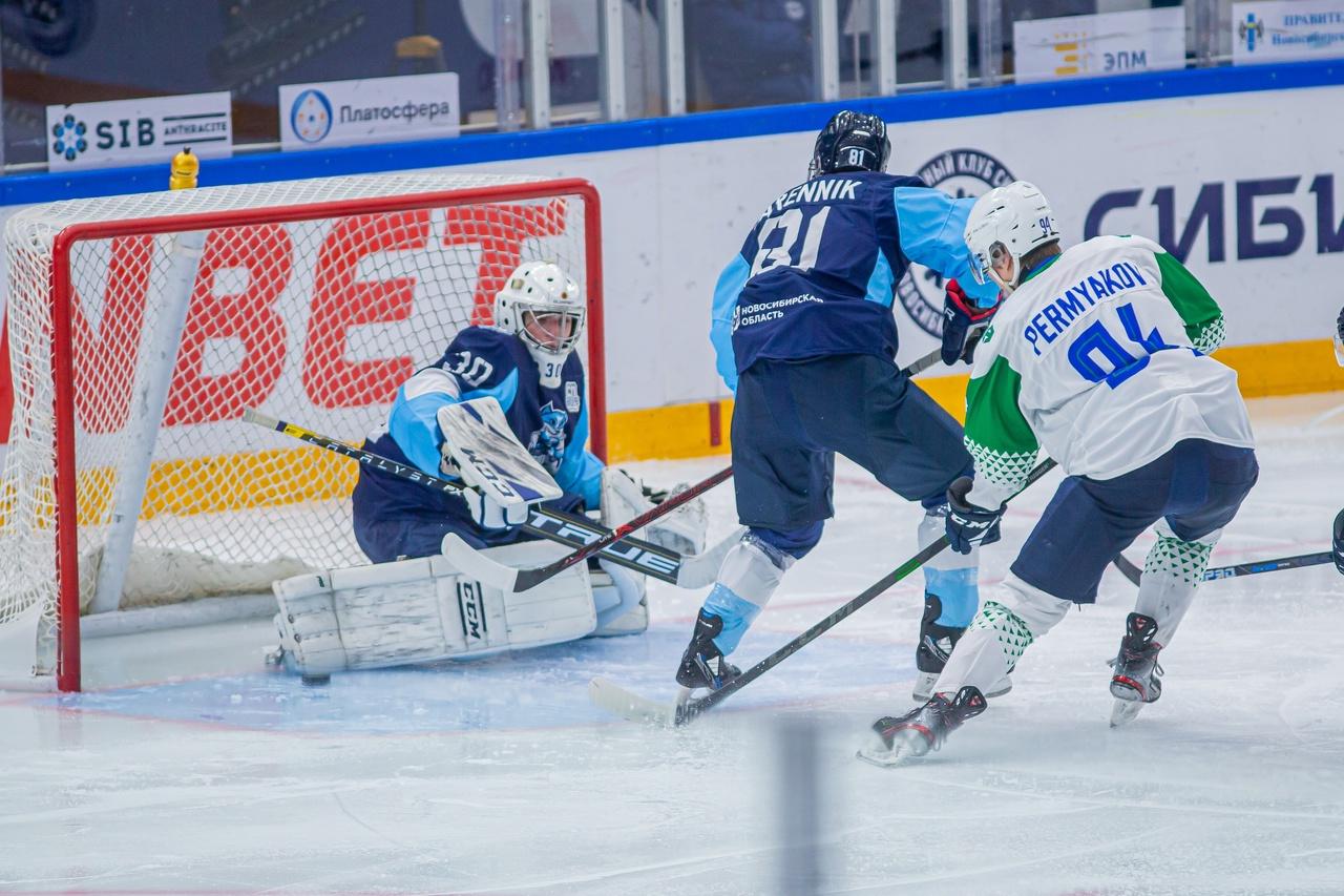 Фото Новосибирский Минздрав объяснил отсутствие «скорой» после матча МХЛ с пострадавшим хоккеистом 2