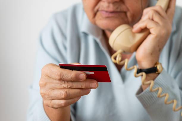 Фото Ловушки для пенсионеров: как мошенники отбирают последние деньги у стариков 3