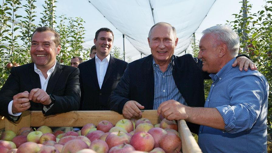 Фото День рождения Владимира Путина 7 октября: какими подарками пытались удивить президента 5