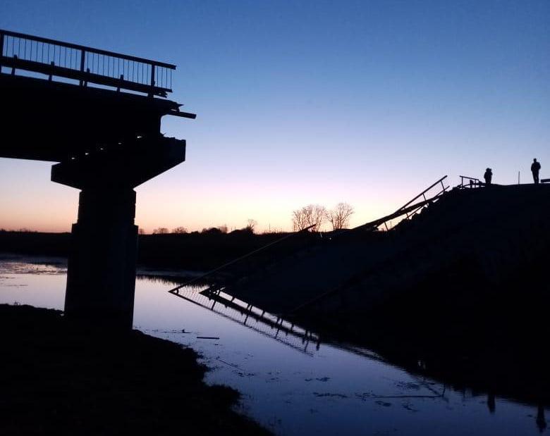 Фото Под Новосибирском обрушился автомобильный мост 2 - Сиб.ФМ Фото Под Новосибирском обрушился автомобильный мост 2