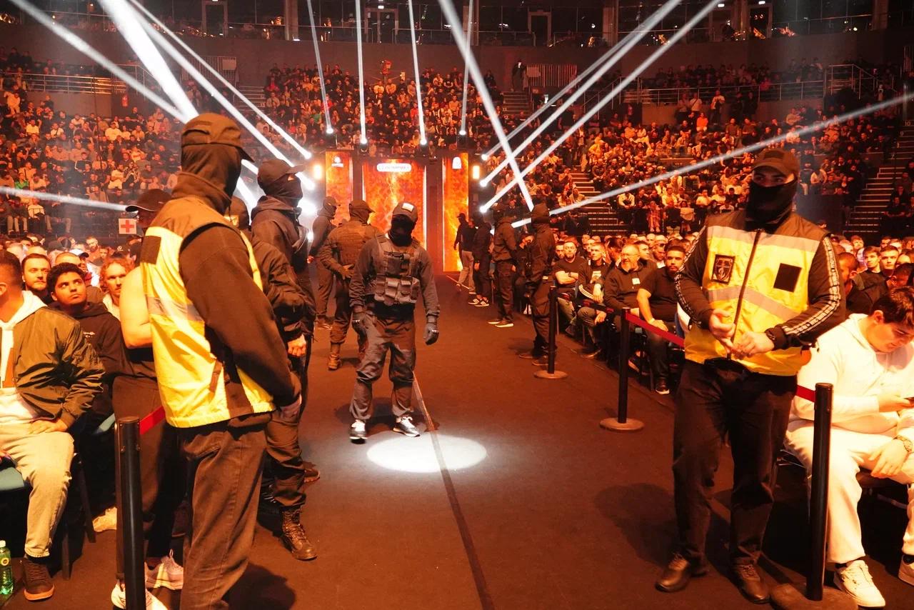 Фото Песни Пелагеи и победа Киборга. В «Сибирь-Арена» завершились бои Hardcore Fighting Championship. ФОТОРЕПОРТАЖ 5