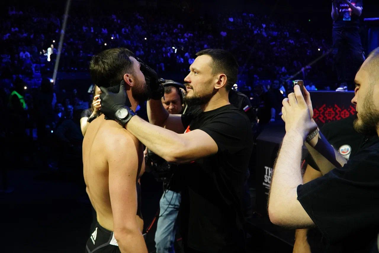 Фото Песни Пелагеи и победа Киборга. В «Сибирь-Арена» завершились бои Hardcore Fighting Championship. ФОТОРЕПОРТАЖ 8