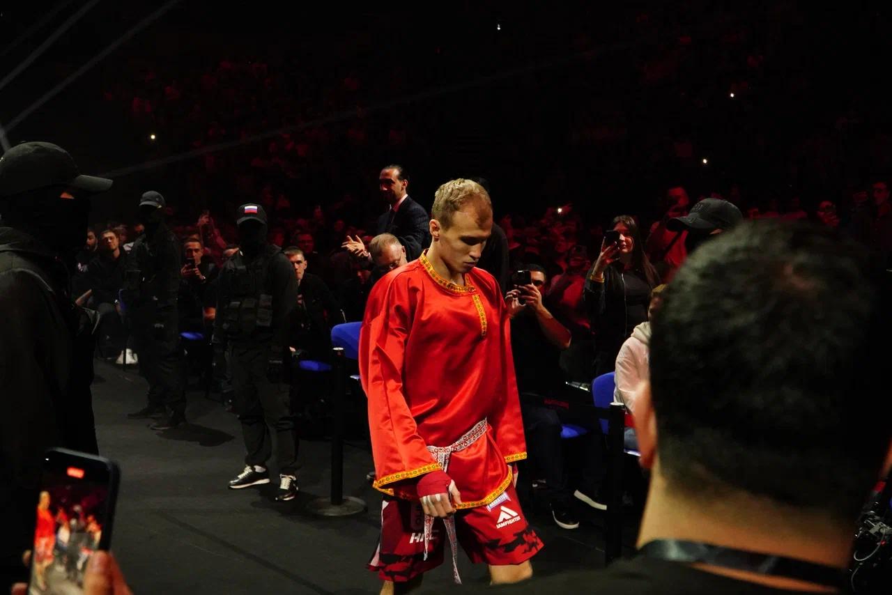 Фото Песни Пелагеи и победа Киборга. В «Сибирь-Арена» завершились бои Hardcore Fighting Championship. ФОТОРЕПОРТАЖ 10