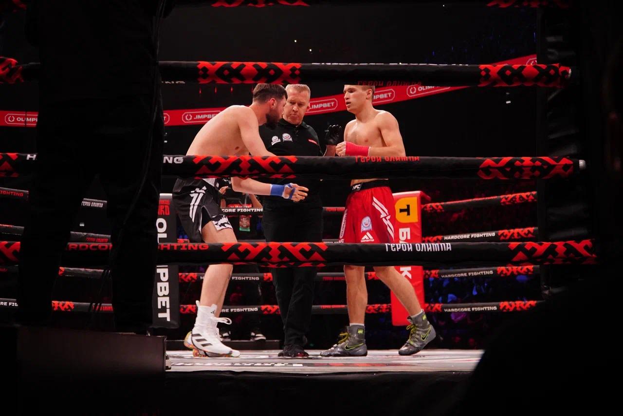 Фото Песни Пелагеи и победа Киборга. В «Сибирь-Арена» завершились бои Hardcore Fighting Championship. ФОТОРЕПОРТАЖ 15